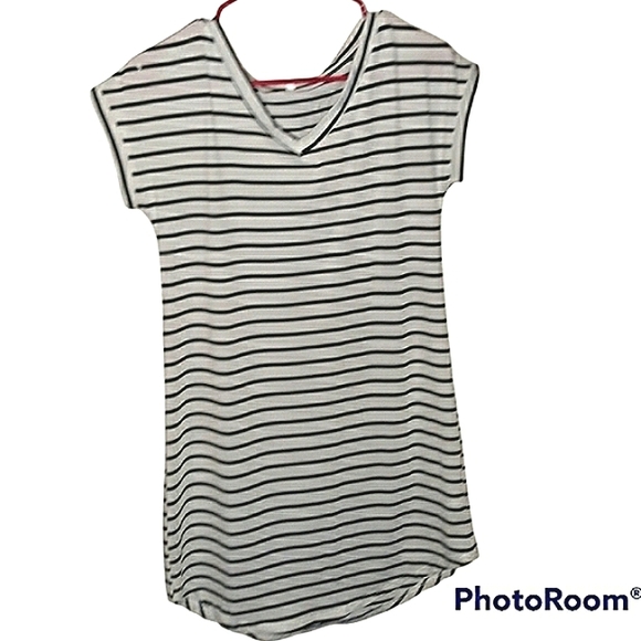 Striped v-neck short sleeve tshirt dress size S mini black white - Picture 2 of 8